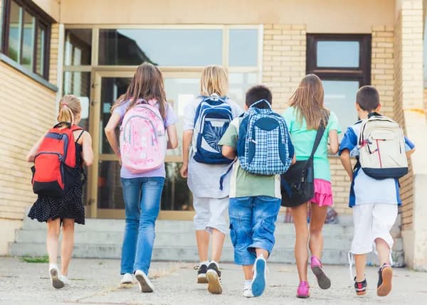 4 Tips For Keeping Your Childrens’ Dental Health on Track During The School Year!